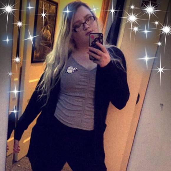 Meet your Posher, Mandy - Picture 1 of 1